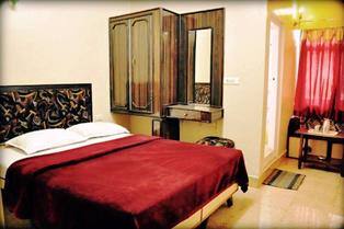 B N Tourist Home, Ooty 2